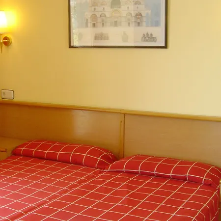 Hotel 4r Park Ii