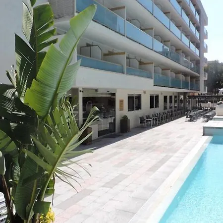 4r Park Ii Hotell 3*